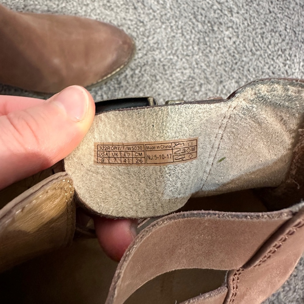 **Vionic Booties** - image 6